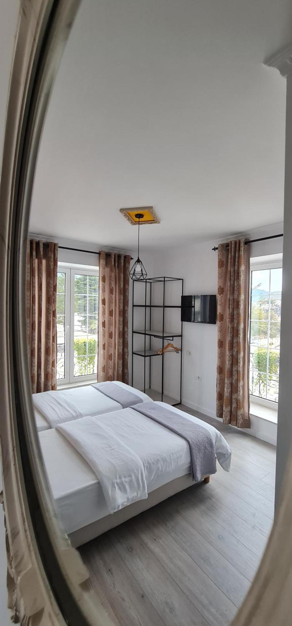 Funky Guest House & Adventures Përmet المظهر الخارجي الصورة