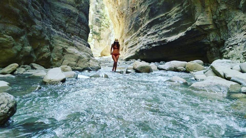 Funky Guest House & Adventures Përmet المظهر الخارجي الصورة